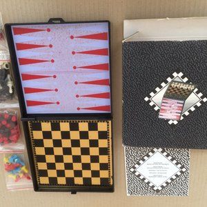 - 5 different travel games in 1 magnet pieces Backgammon Chinese Chequers Chess